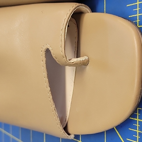 Adrienne Vittadini Tan Slide Fine Leather Upper Sandals 7M AV Asteroid - Picture 2 of 13